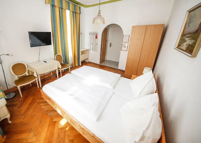 レーヘナーホフ ホテル 3*