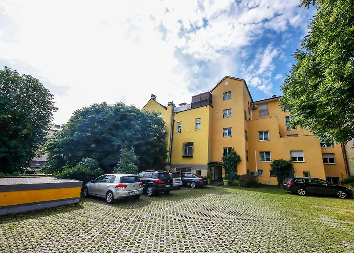 ホテル レーヘナーホフ 3*